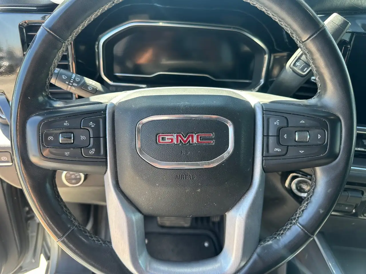 GMC Sierra 3500HD снимка GMC Sierra 3500HD
