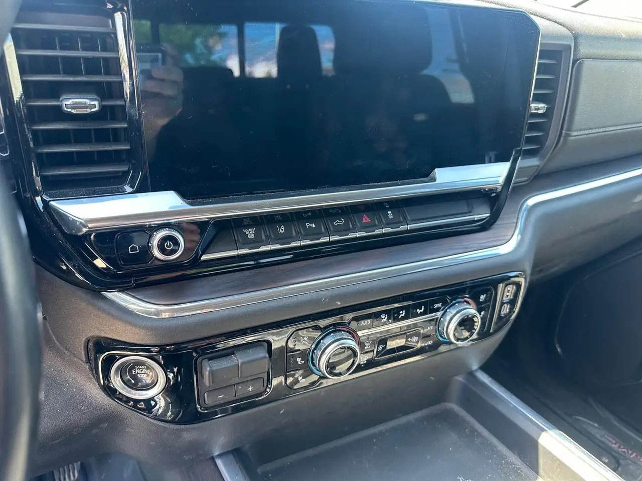 GMC Sierra 3500HD снимка GMC Sierra 3500HD