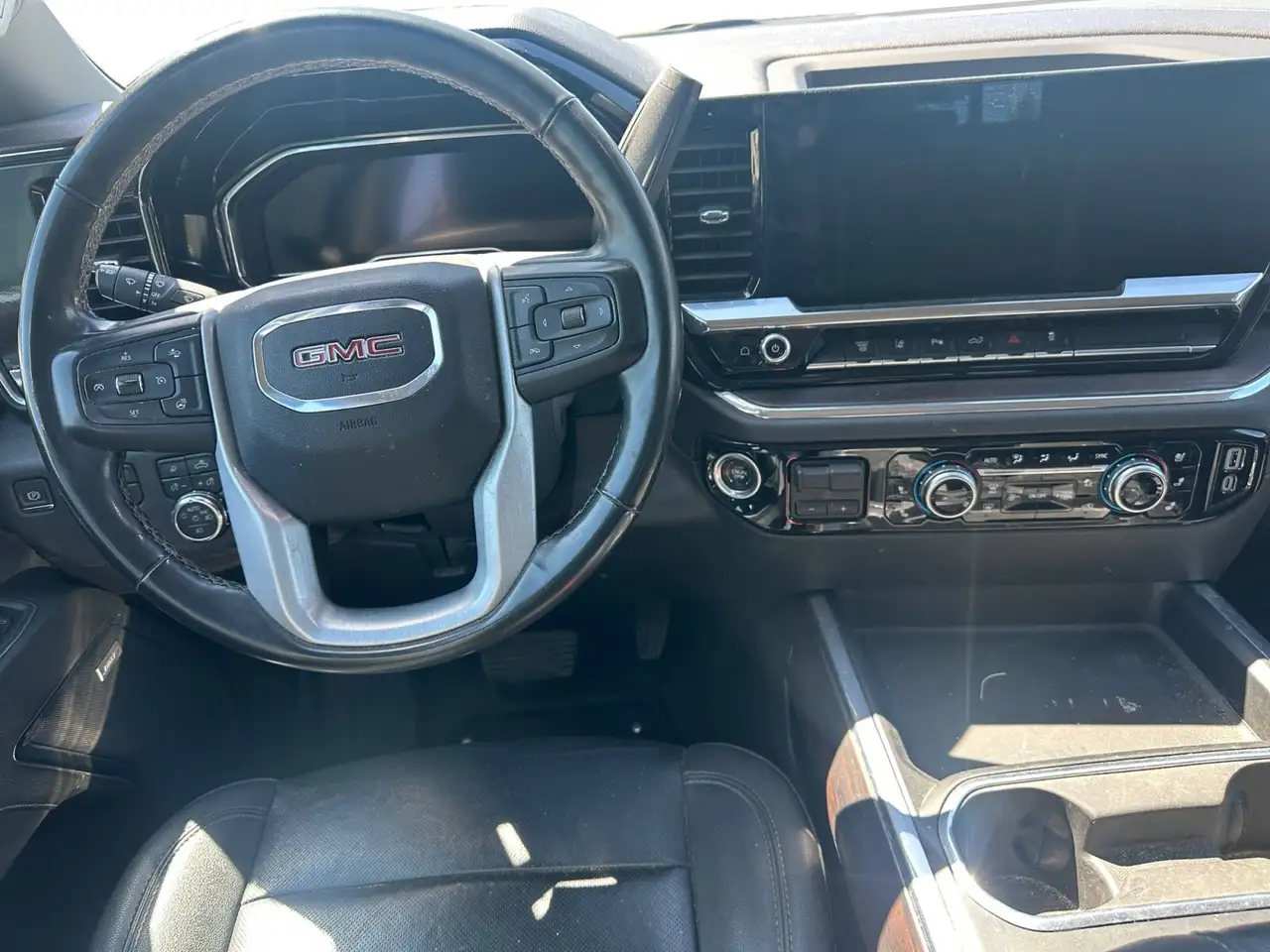 GMC Sierra 3500HD снимка GMC Sierra 3500HD