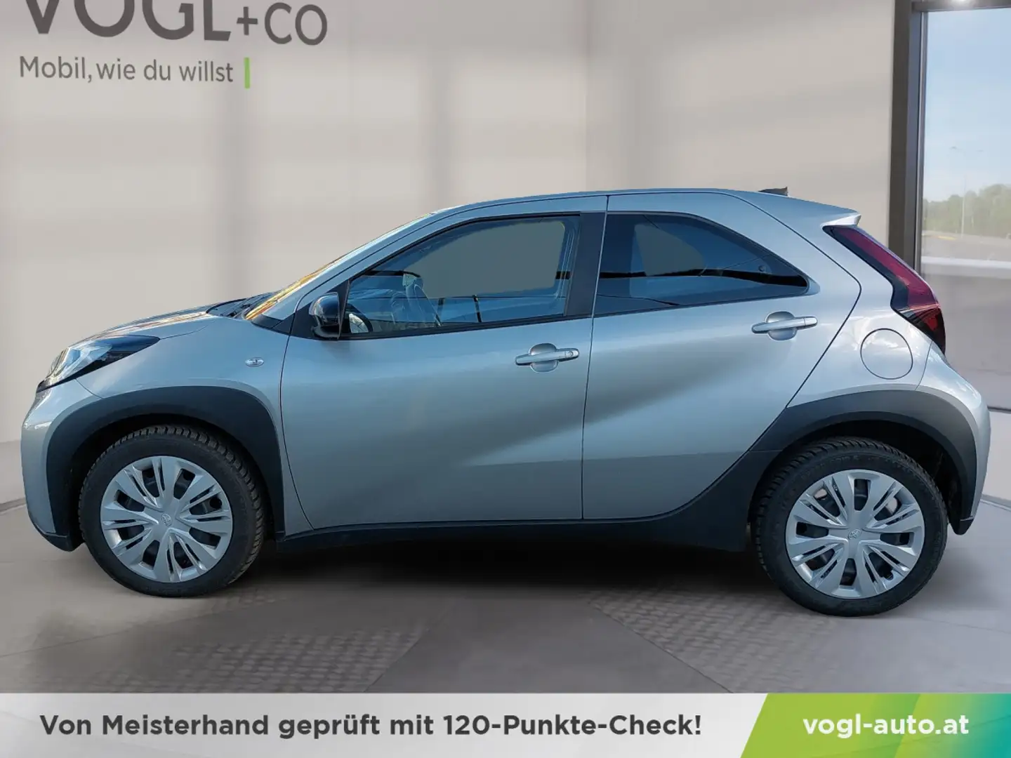 Toyota Aygo X 1,0 VVT-i Play Silber - 2