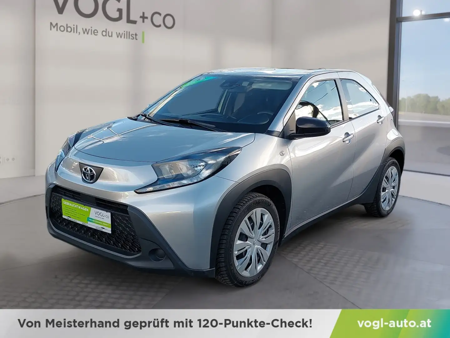 Toyota Aygo X 1,0 VVT-i Play Silber - 1