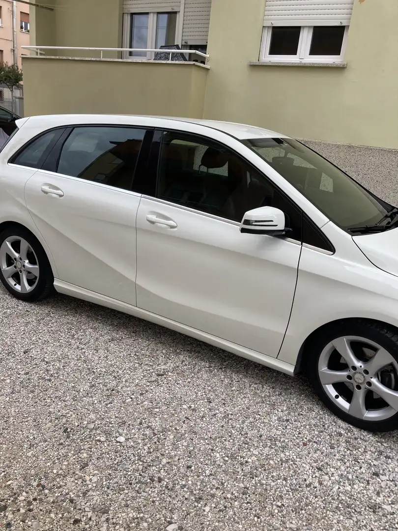 Mercedes-Benz 180 premium Biały - 2