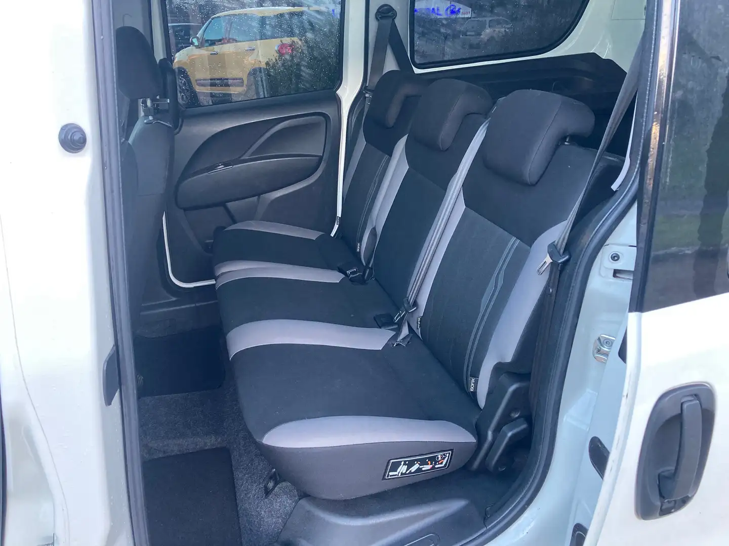 Fiat Doblo 2.0 mjt 16v 135cv MAXI XL N1 finanziabile PERMUTE Blanc - 2