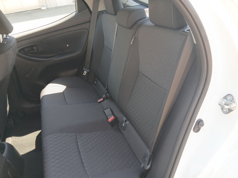 Toyota Yaris 1.0 Active ACC+Navi+SHZ+Fernlichtass.+Kam. — photo 14