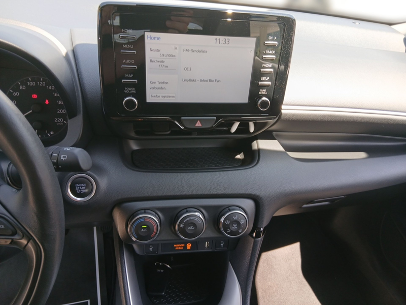 Toyota Yaris 1.0 Active ACC+Navi+SHZ+Fernlichtass.+Kam. — photo 12