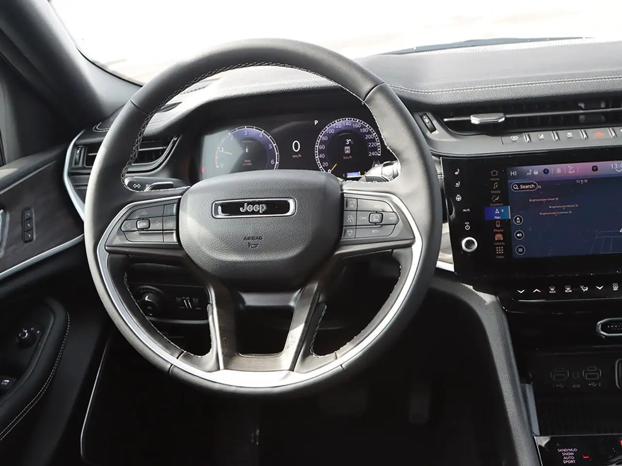 Jeep Grand Cherokee снимка Jeep Grand Cherokee
