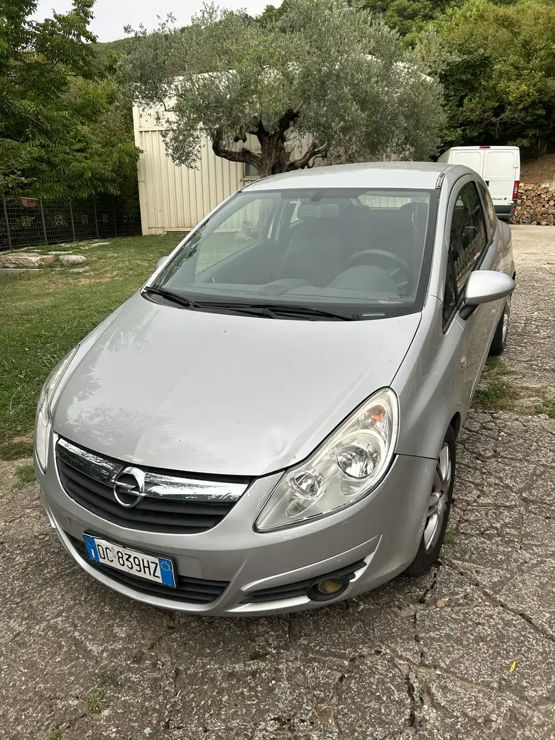 Opel Corsa 3p 1.4 Enjoy - 1