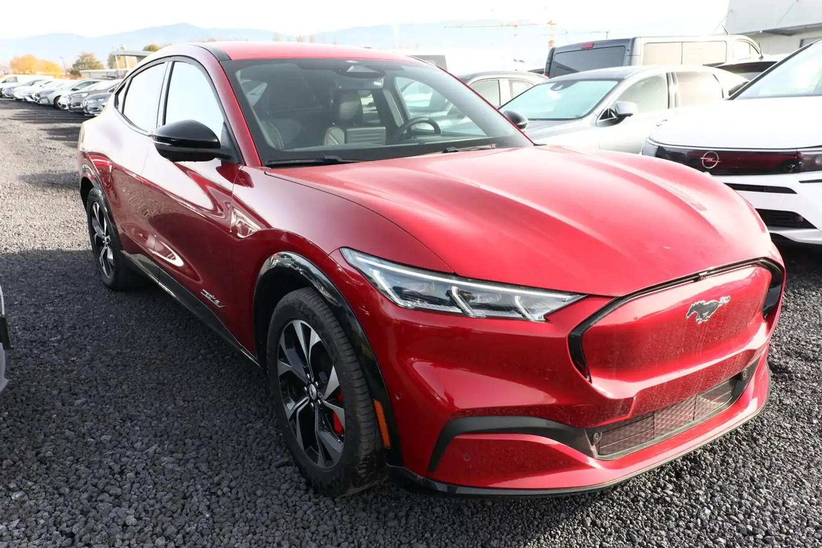 Ford Mustang Mach-E Premium 91 kWh TechP+ Nav 360Kam 216 kW (294 PS... Czerwony - 2