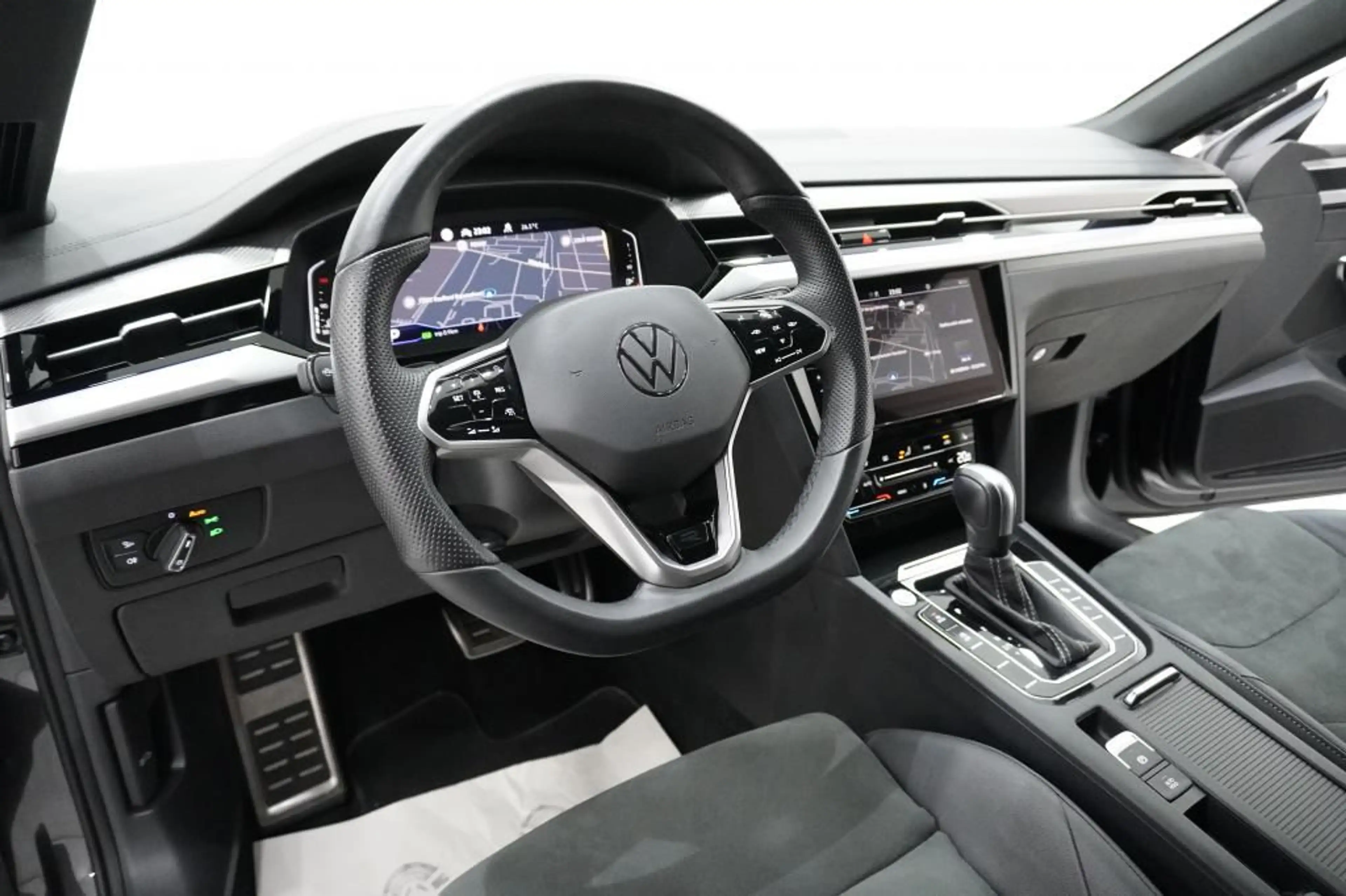 Volkswagen Arteon Shooting Brake 2.0 TDi 4M R-Line IQLight/ — photo 9