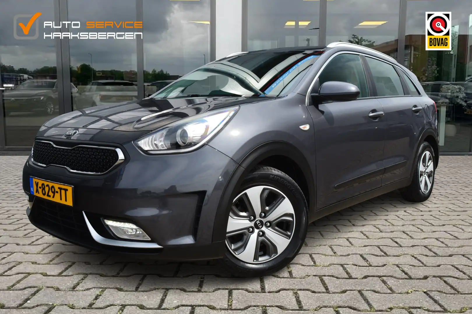 Kia Niro 1.6 GDi Hybrid First Edition | Camera | DAB | Carp Grijs - 1