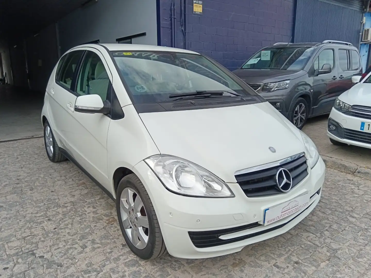 Mercedes-Benz A 180 180CDI Exclusive Edition Aut. Blanco - 2