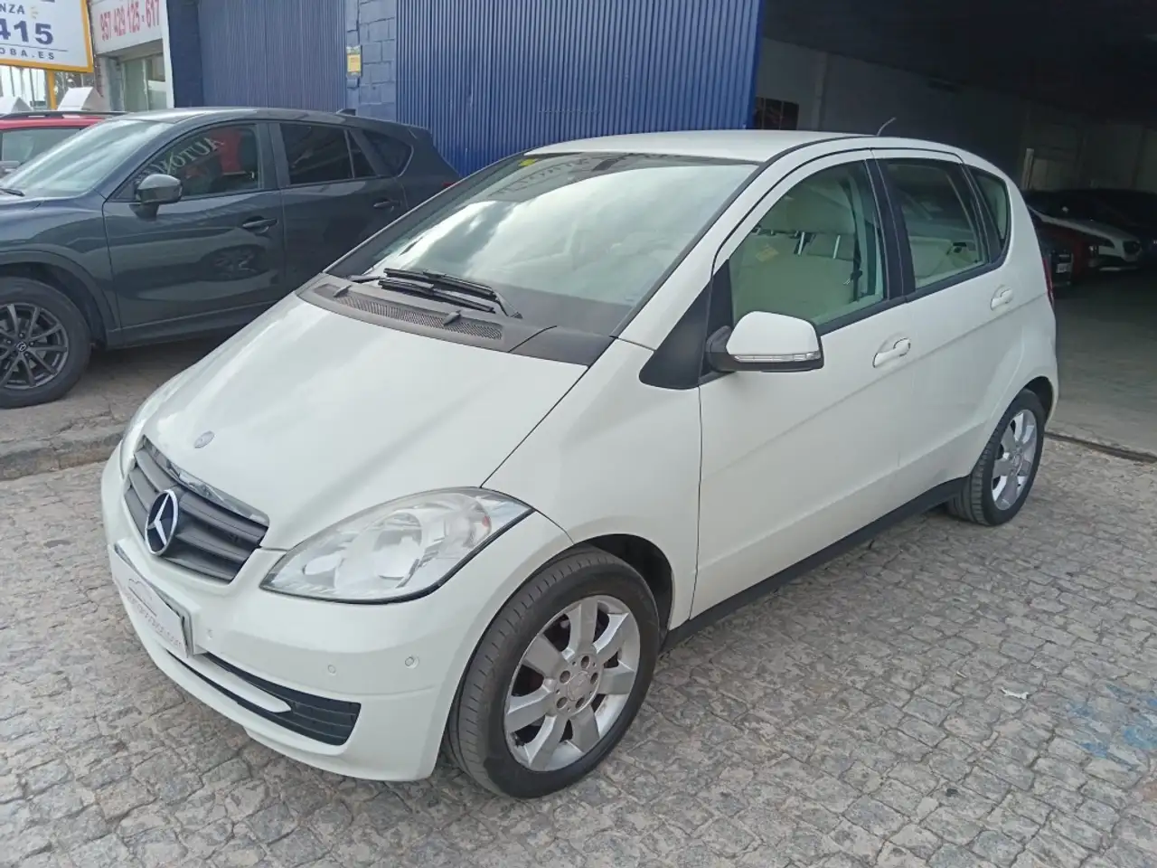 Mercedes-Benz A 180