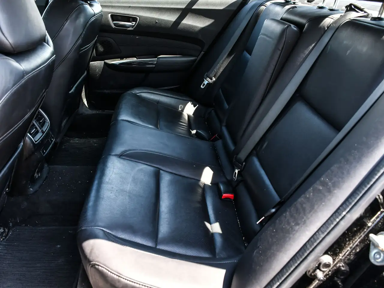 Acura TLX снимка Acura TLX