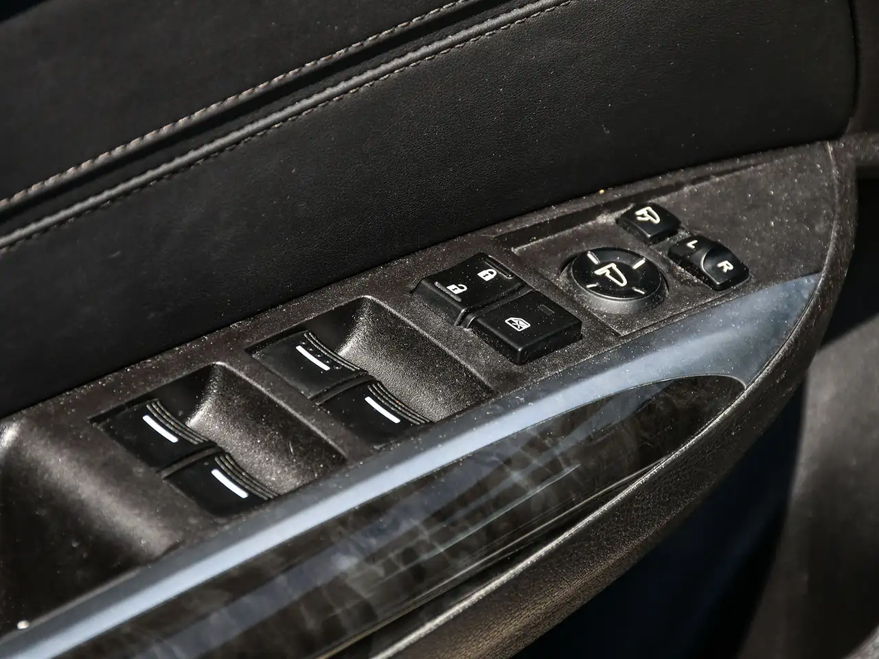 Acura TLX снимка Acura TLX