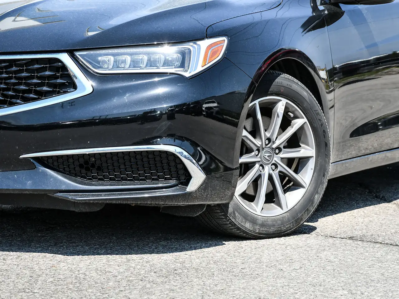 Acura TLX снимка Acura TLX