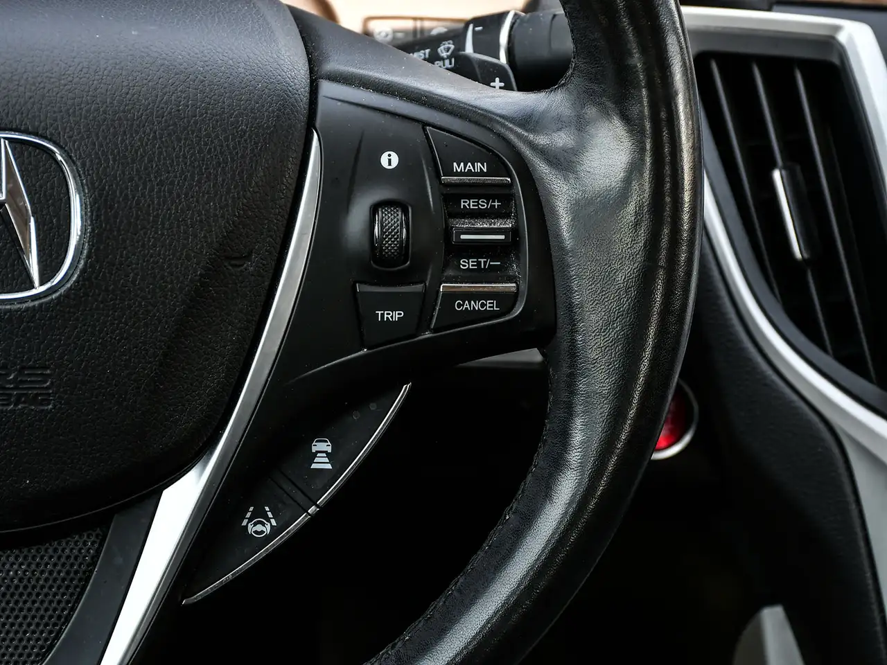 Acura TLX снимка Acura TLX