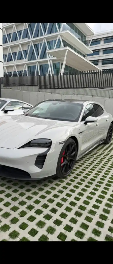 Porsche Taycan GTS Sport Turismo Gris - 1