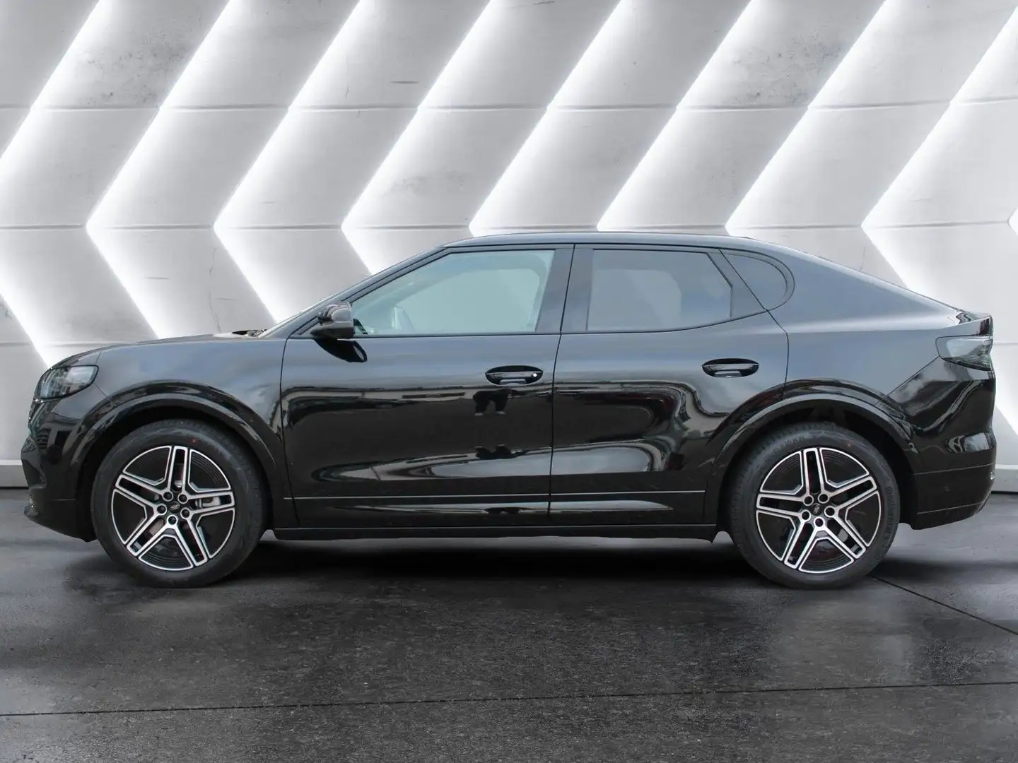 Ford Capri Premium RWD Fekete - 2