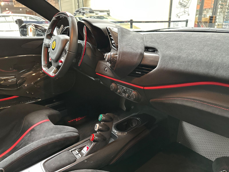 Ferrari 488 488 GTB Pista *Carbon*Full* — photo 10