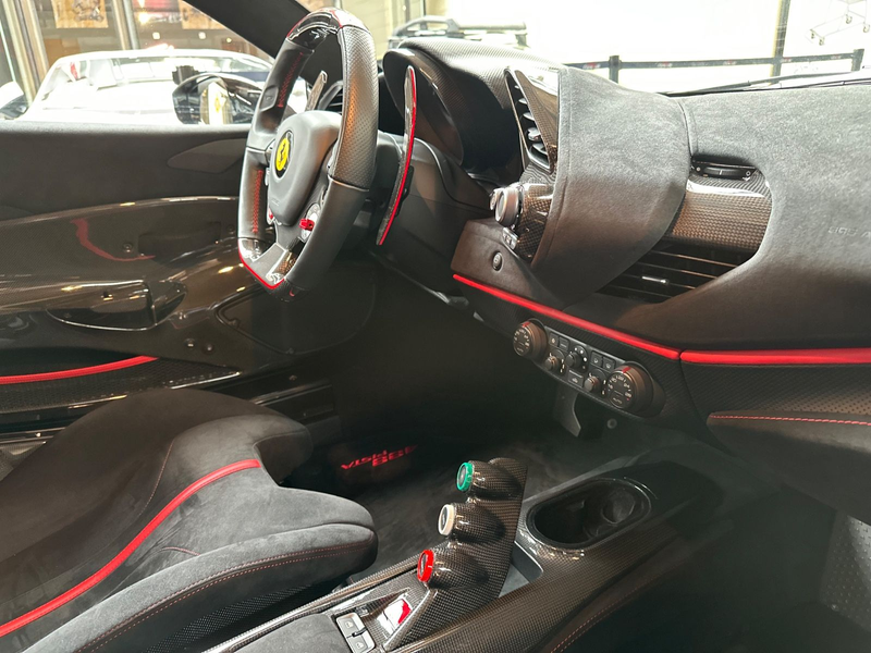 Ferrari 488 488 GTB Pista *Carbon*Full* — photo 11
