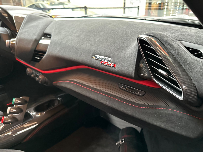 Ferrari 488 488 GTB Pista *Carbon*Full* — photo 13