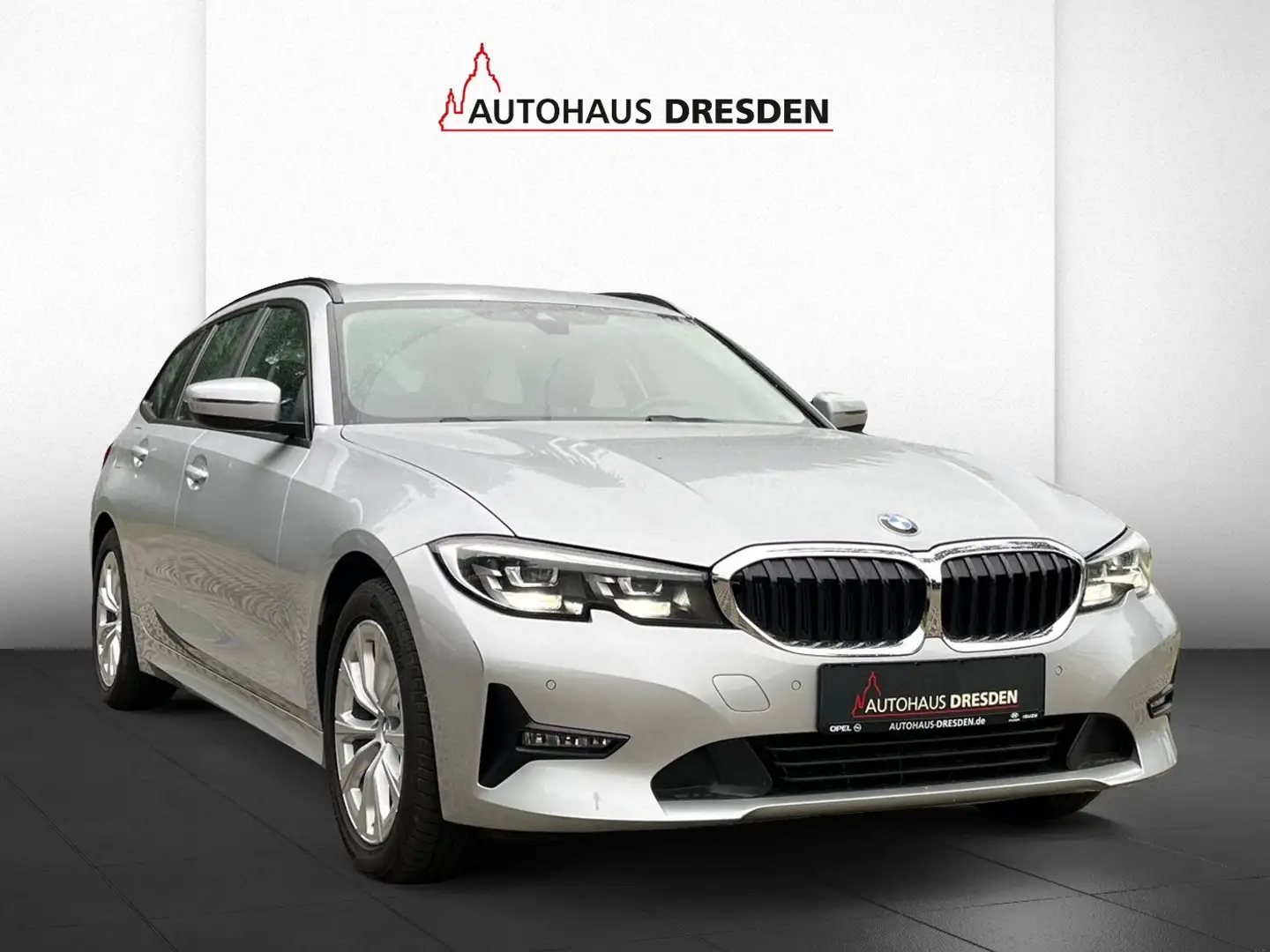 BMW 320 d Touring Mild Hybrid LED, Navi, DAB Plateado - 2