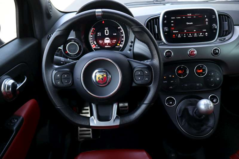 Abarth 595 Turismo 595 1.4 T-Jet Turismo Leder/Navi/CarPlay/PDC/DAB — photo 5