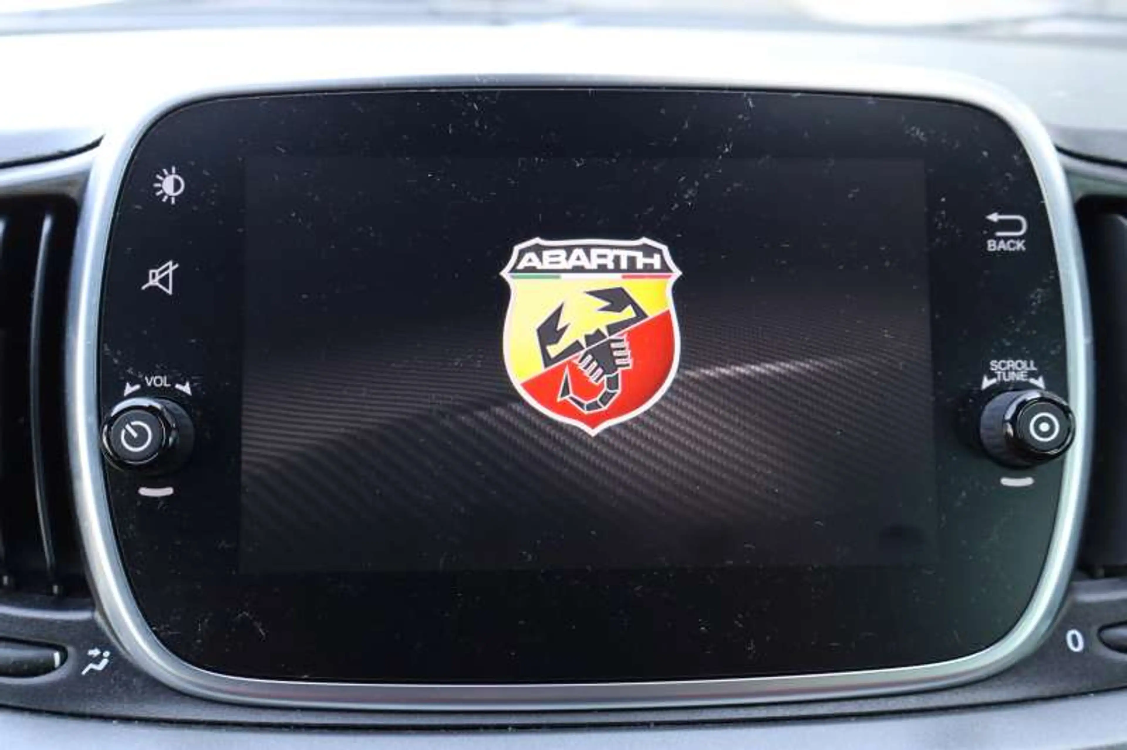 Abarth 595 Turismo 595 1.4 T-Jet Turismo Leder/Navi/CarPlay/PDC/DAB — photo 6