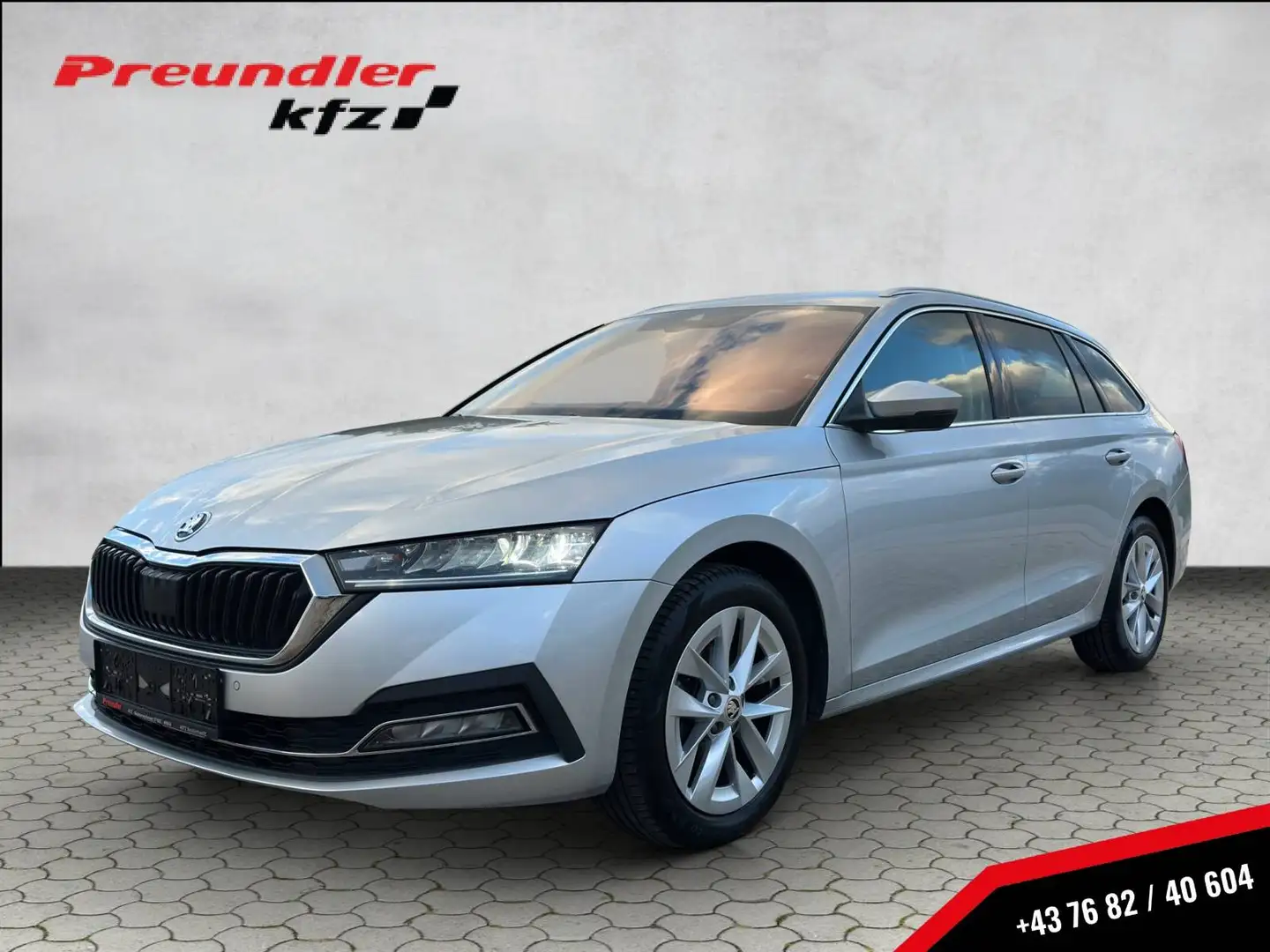 Skoda Octavia Combi 2,0 TDI Style DSG, AHK, Ambiente,... Silber - 1