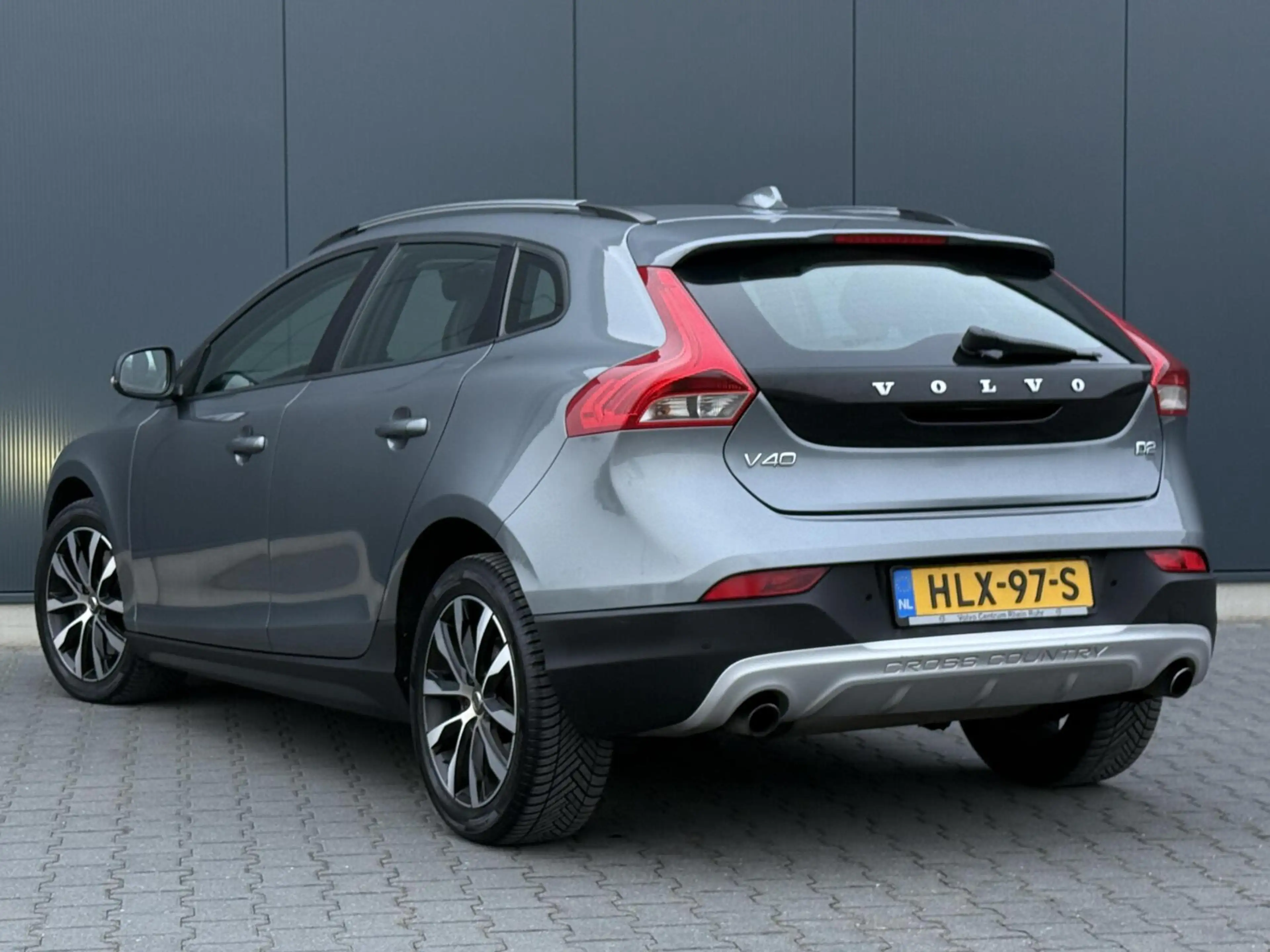 Volvo V40 Cross Country 2.0 D2 Nordic+ Full Led - Pano - Leder - Automaat — photo 3