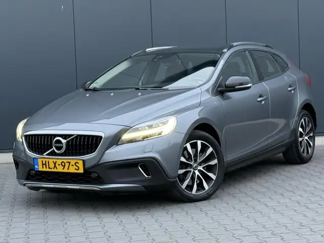 Volvo V40 Cross Country 2.0 D2 Nordic+ Full Led - Pano - Leder - Automaat