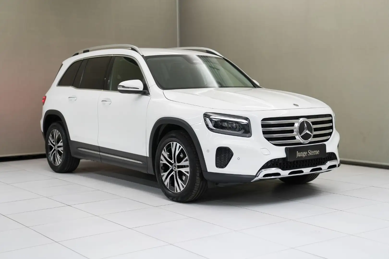 Mercedes-Benz GLB 180 d W-Paket Navi LM KAM SpurW ParkAss. Weiß - 2