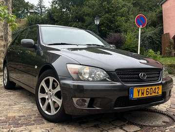 IS 200 Limited automatique .