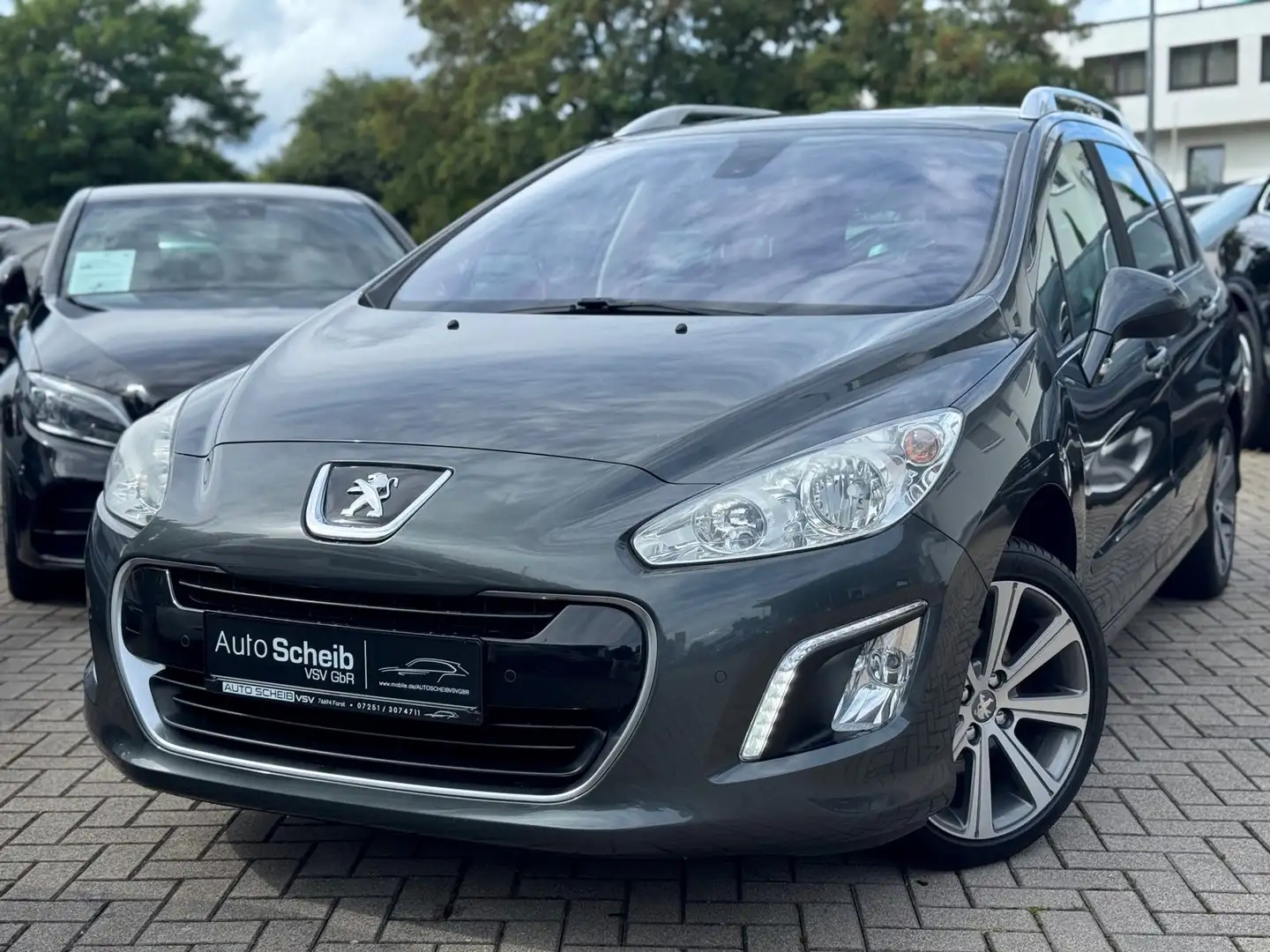Peugeot 308 SW Allure*NAVI*SHZ*Panorama*Tempomat* Šedá - 1