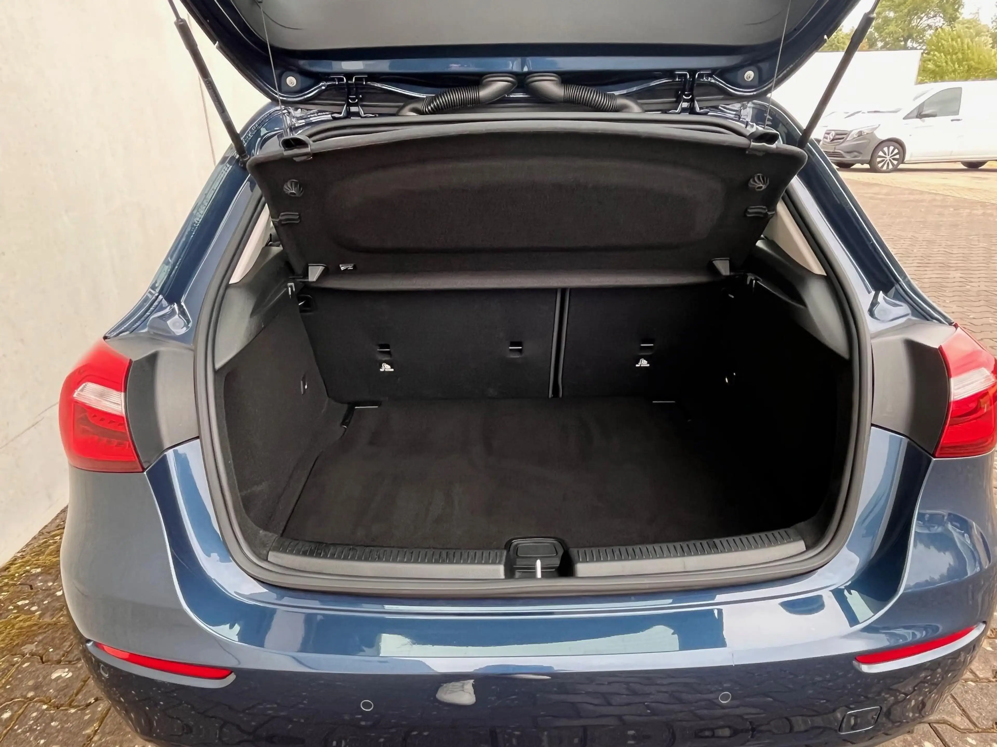 Mercedes-Benz A 180 Business Line — photo 7