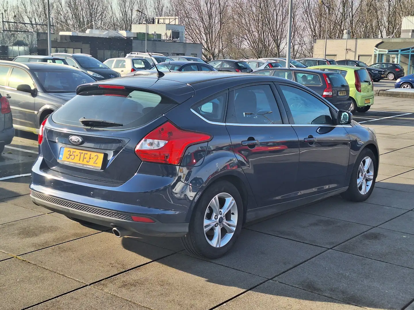 Ford Focus €5949,-1.6 EcoB. Trend Sp. 5drs Clima Apk 2025 Bleu - 2