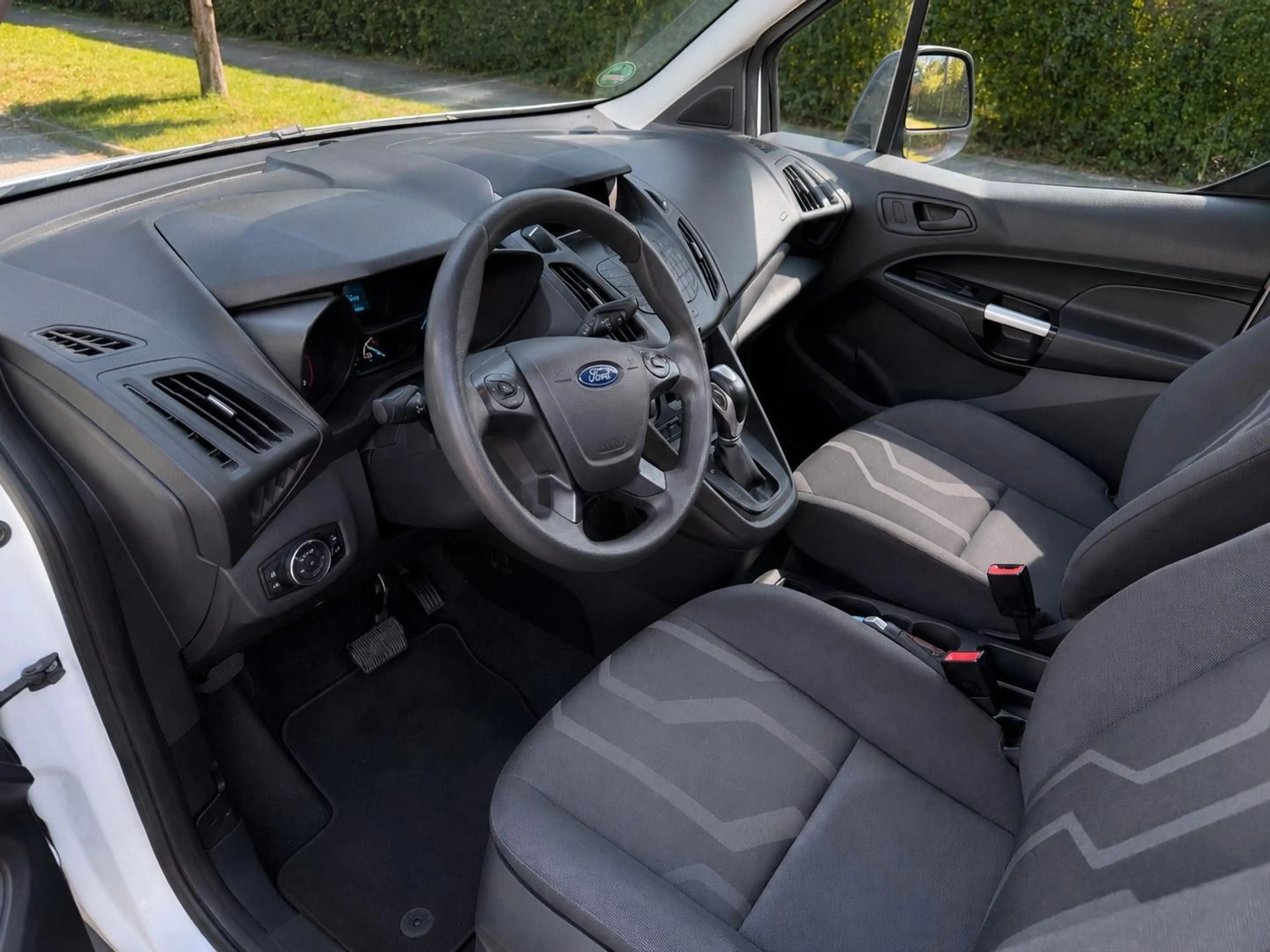 Ford Transit Connect 1.5 TDCI TÜV NEU AUTOMATIK AHK — photo 3