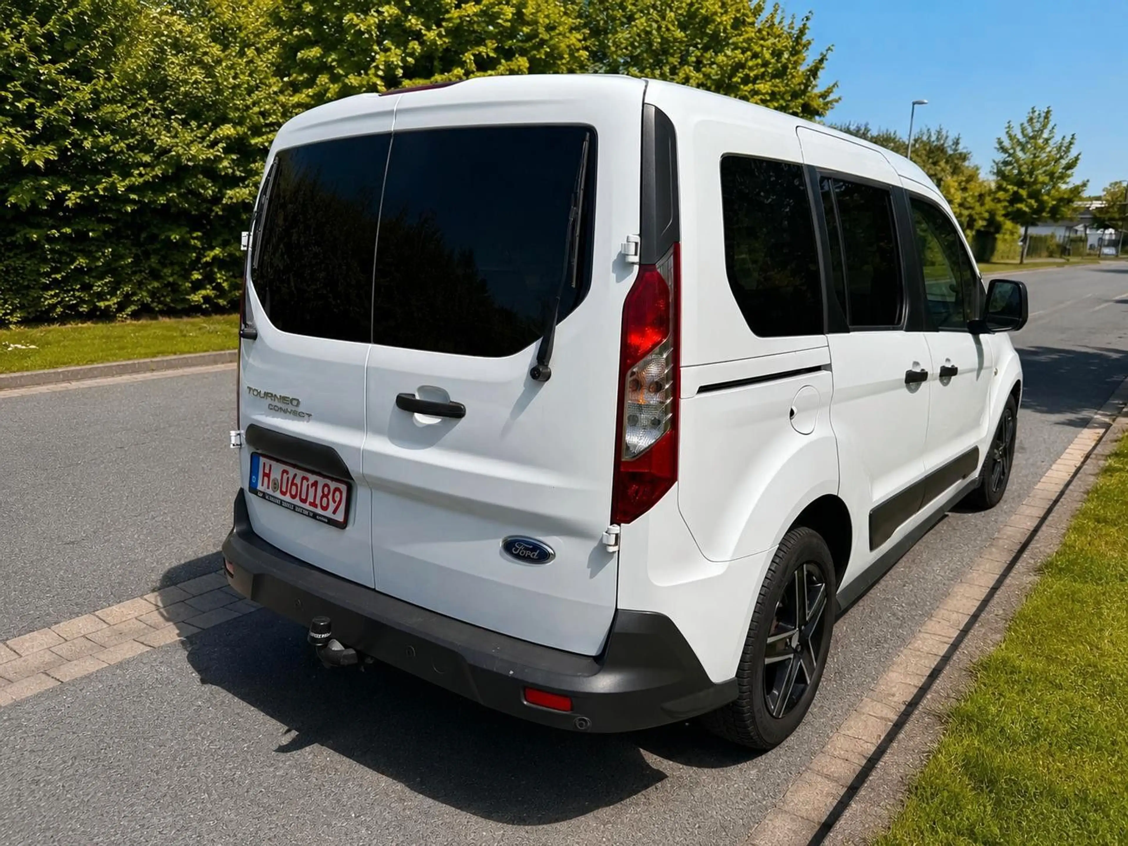 Ford Transit Connect 1.5 TDCI TÜV NEU AUTOMATIK AHK — photo 6