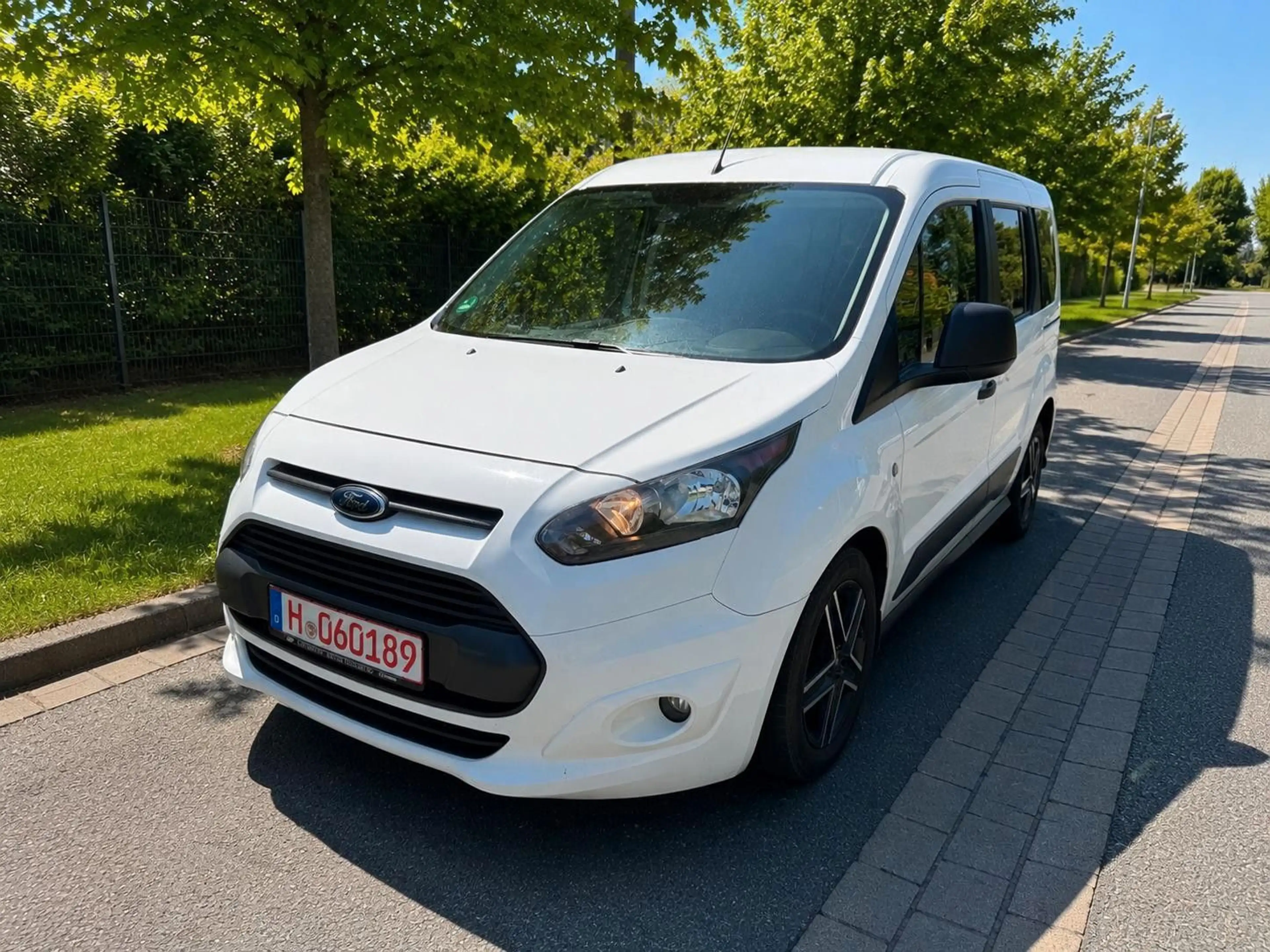 Ford Transit Connect 1.5 TDCI TÜV NEU AUTOMATIK AHK — photo 12