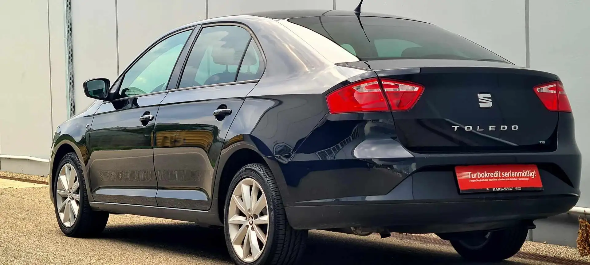 SEAT Toledo Toledo 1,2 TSI Reference Fekete - 2