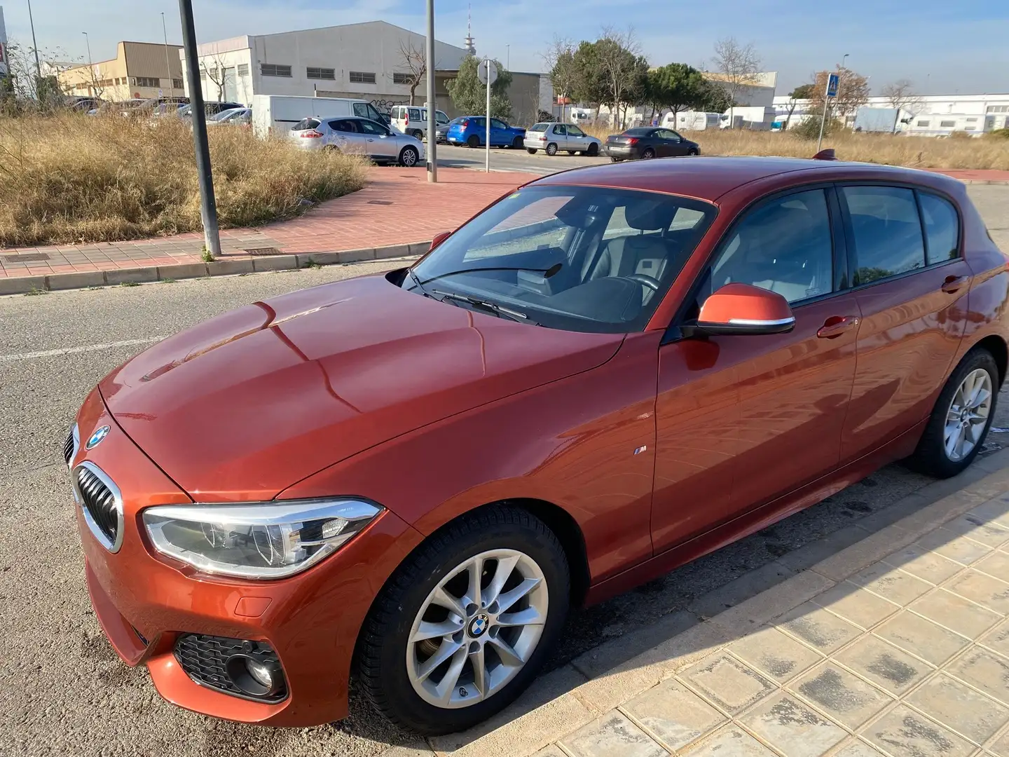 BMW 120 120dA xDrive Pomarańczowy - 2