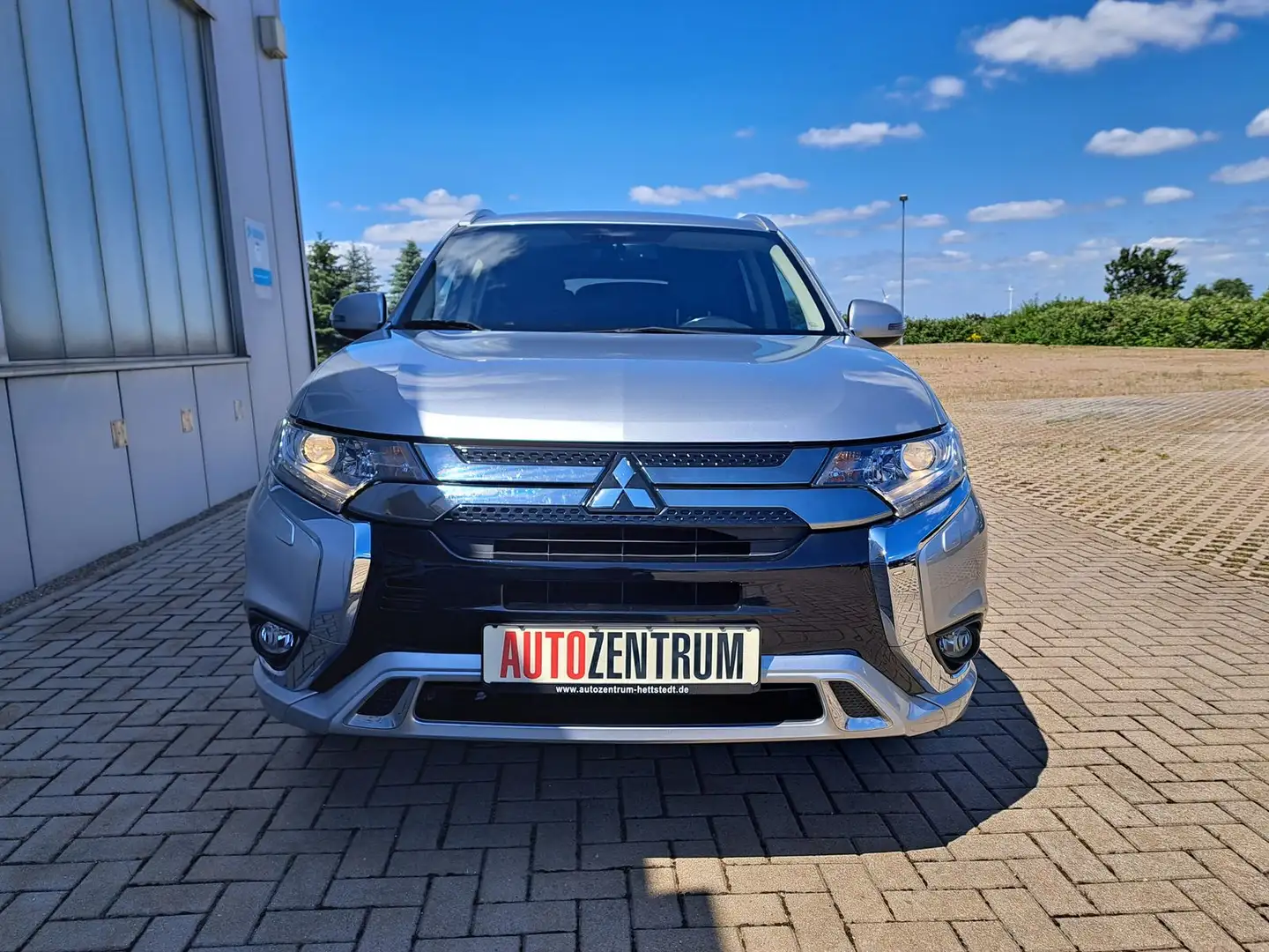 Mitsubishi Outlander PHEV 4WD AUTOMATIK APP-CONNECT AHK Silber - 2