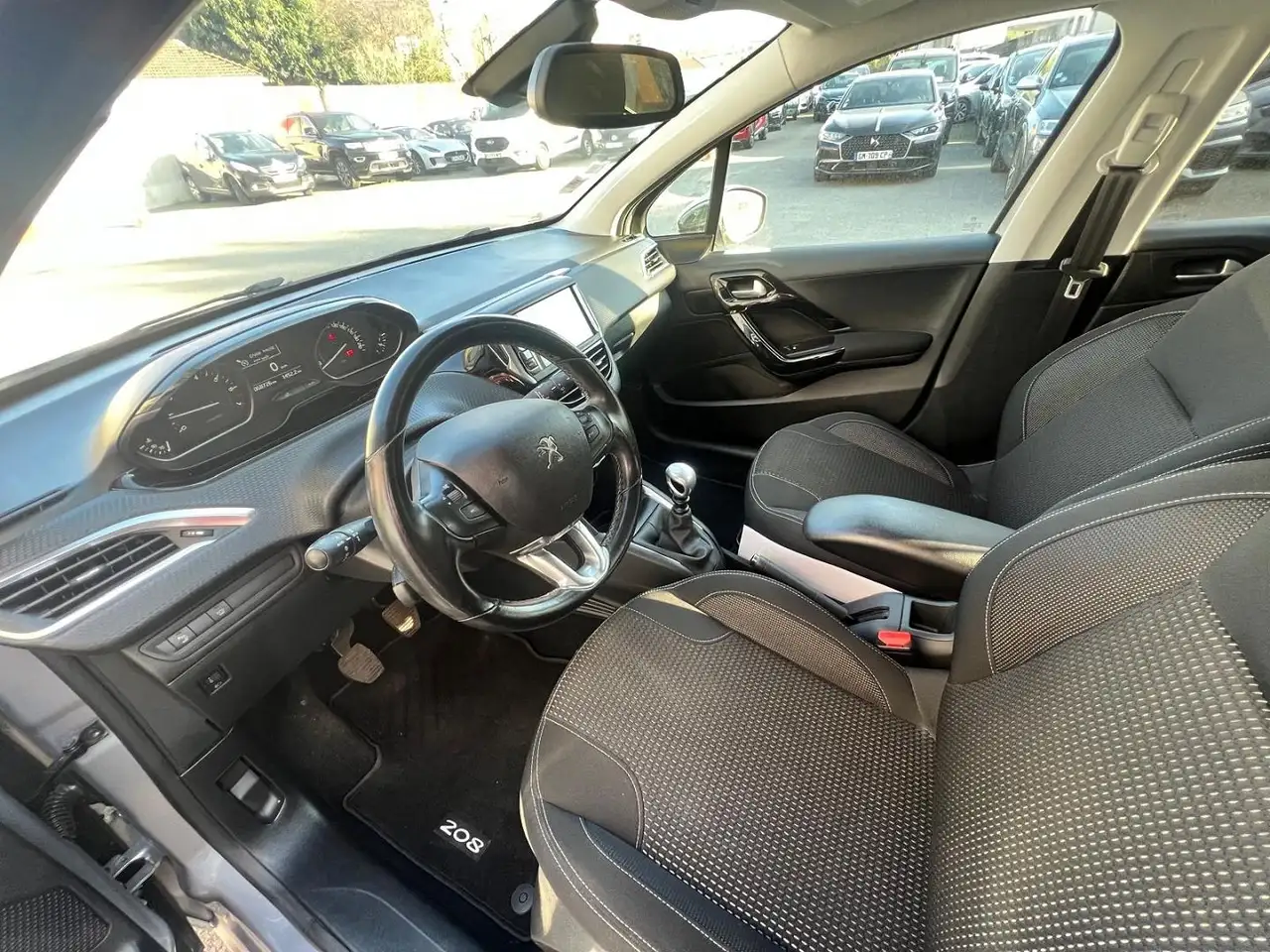 Peugeot 208 208 — photo 7