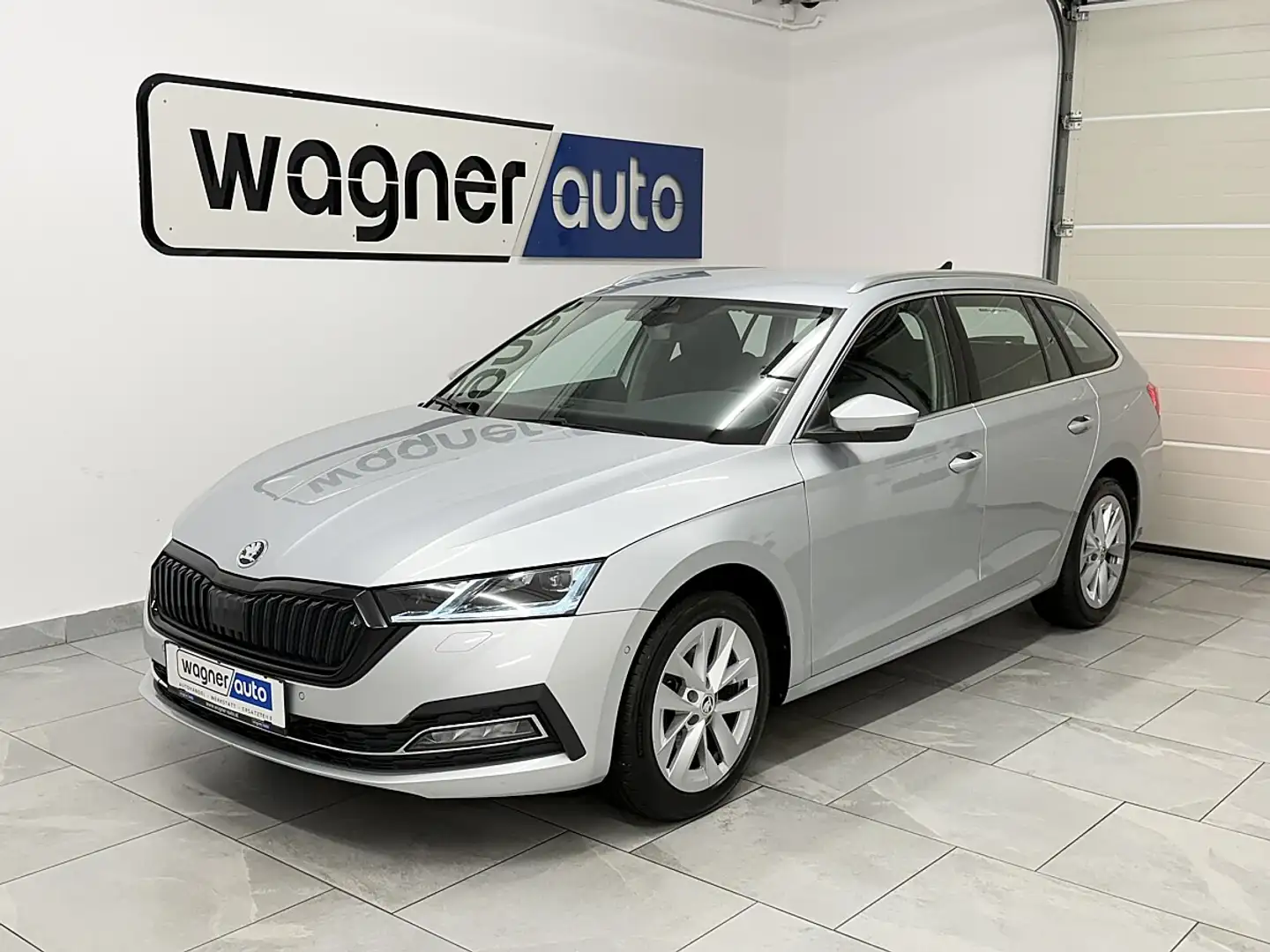 Skoda Octavia Combi 2,0 TDI Style DSG.Matrix LED/ACC/Navi/el.... Silber - 2