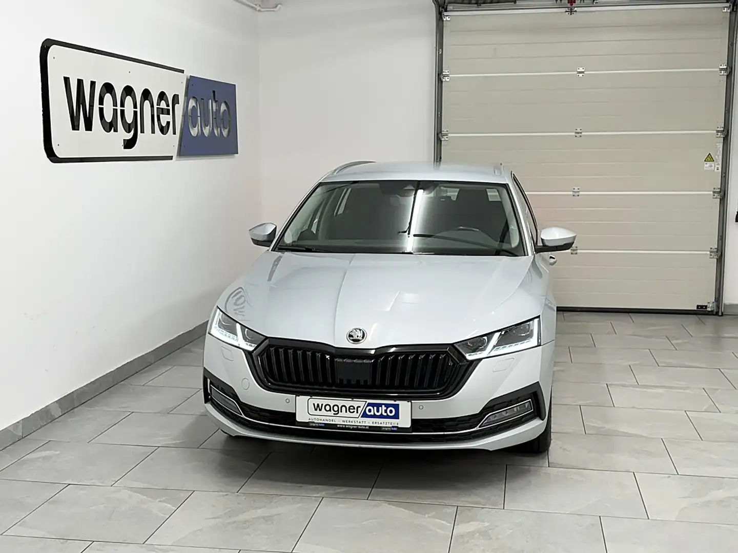Skoda Octavia Combi 2,0 TDI Style DSG.Matrix LED/ACC/Navi/el.... Silber - 1