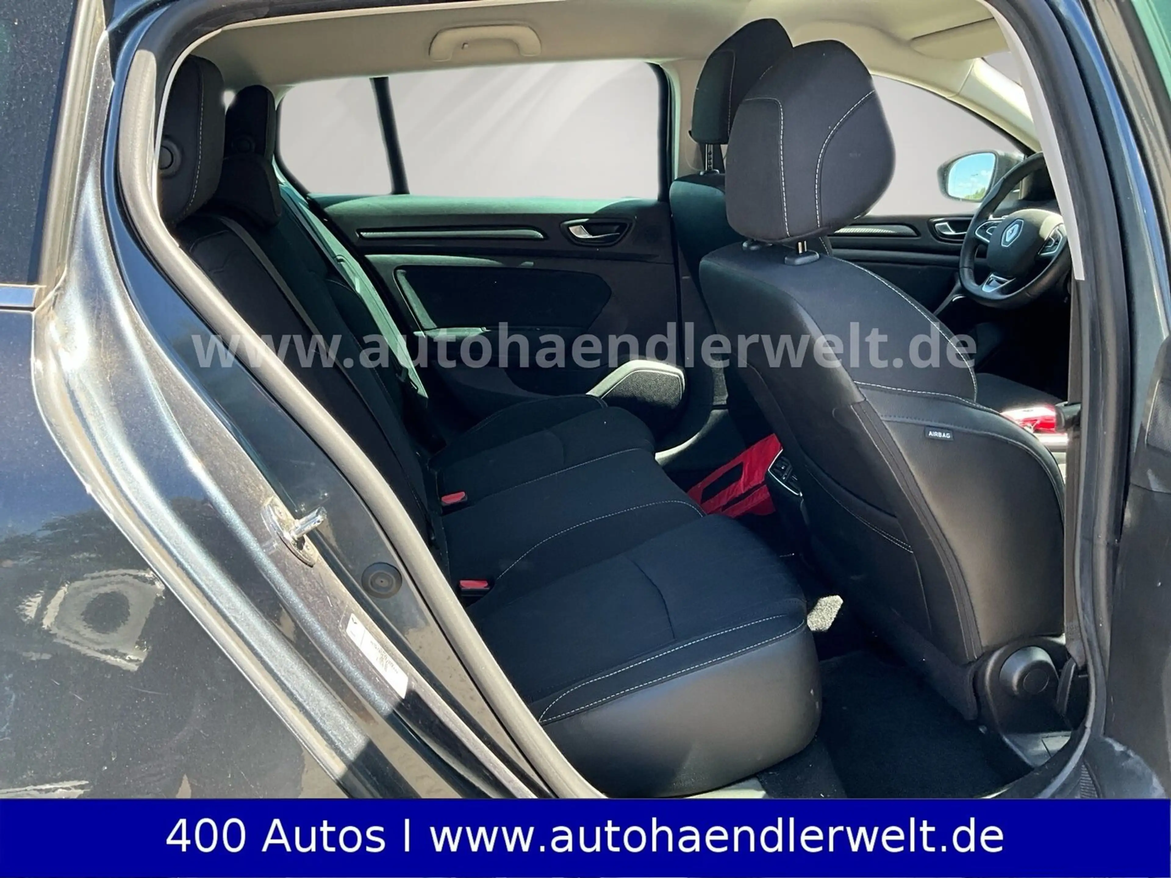 Renault Megane Grandtour 1.3 TCE Intens — photo 12