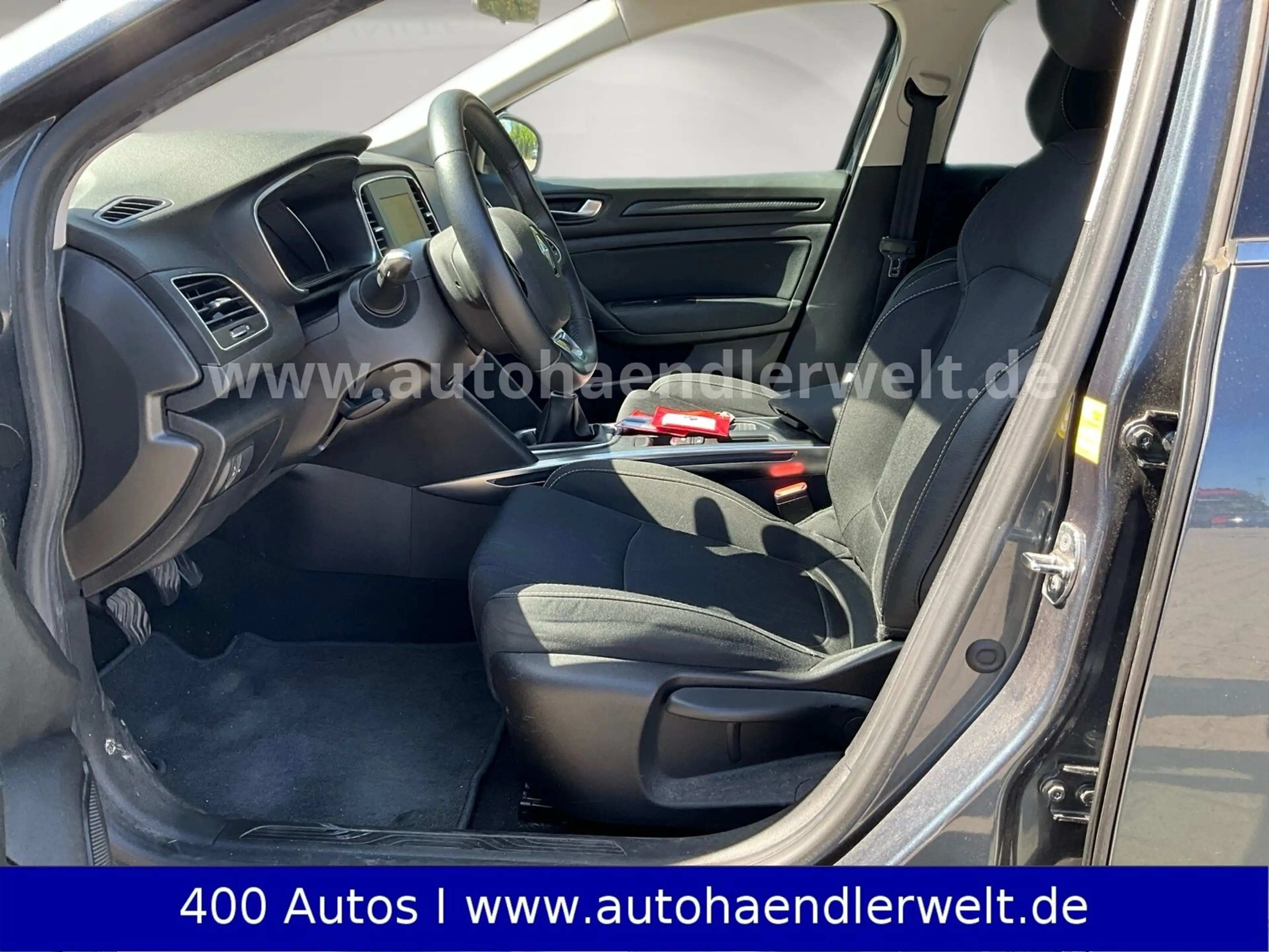 Renault Megane Grandtour 1.3 TCE Intens — photo 9