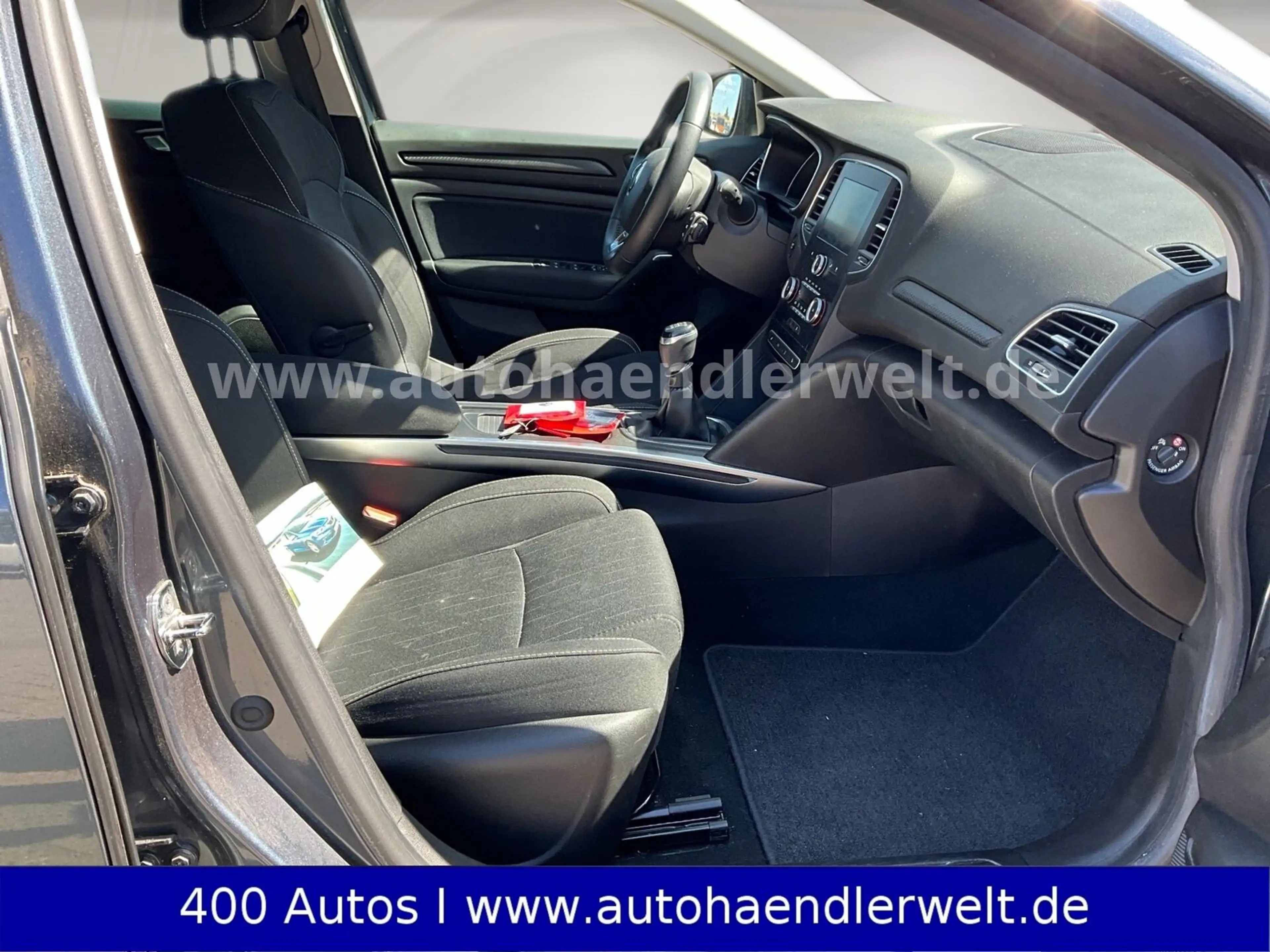 Renault Megane Grandtour 1.3 TCE Intens — photo 13