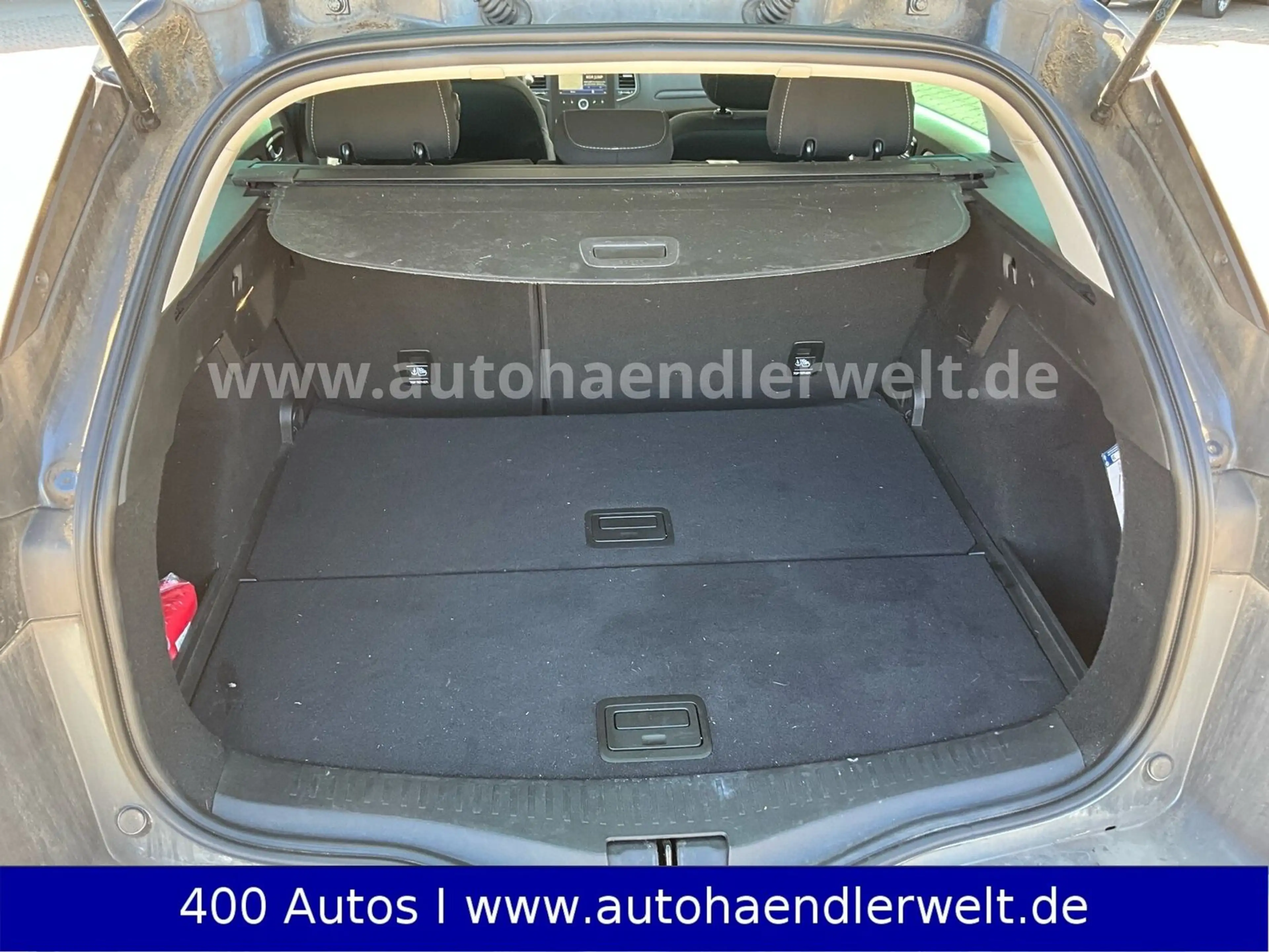 Renault Megane Grandtour 1.3 TCE Intens — photo 8