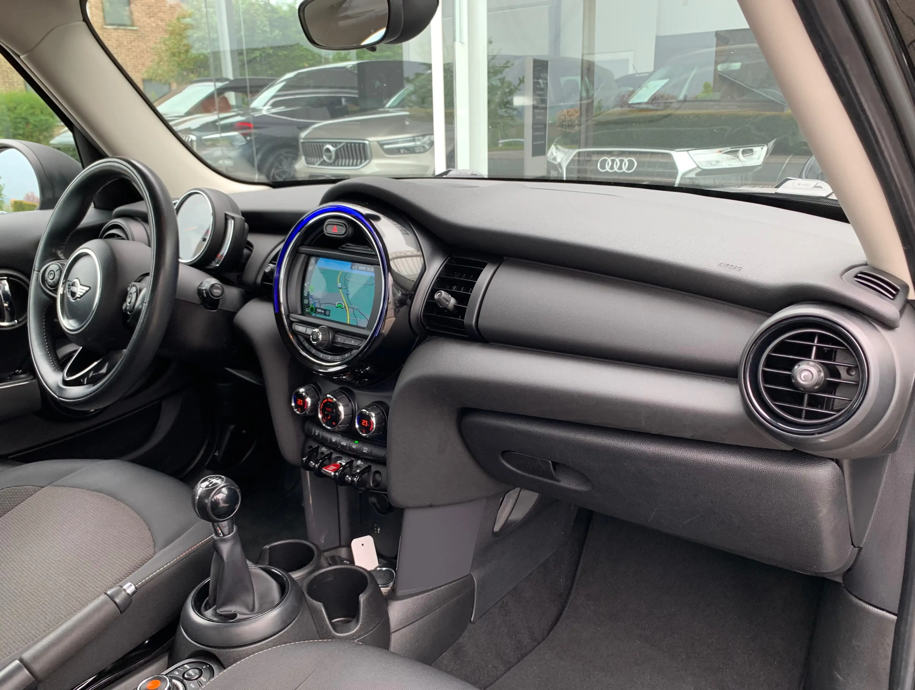 MINI One D 5 PORTES / GRAND GPS  / CLIM AUTO / CRUISE / — photo 11